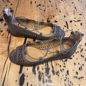 Lucky Brand Women's Geenee 2Ghillie Sandal